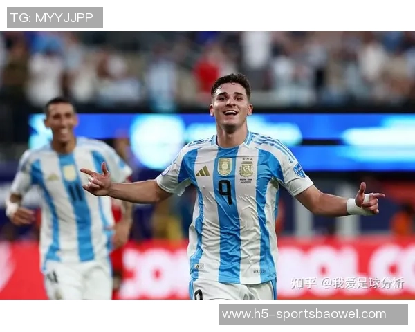 比利亚谈传统9号球员的未来与阿尔瓦雷斯的崛起 比利亚谈传统9号球员的未来与阿尔瓦雷斯的崛起